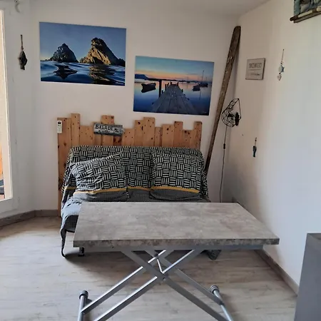 2 Personnes Proche Des Plages Et Commerces شقة *