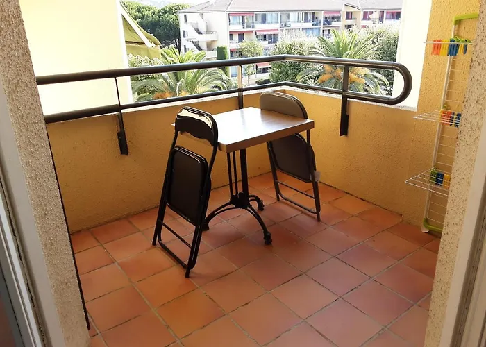 2 Personnes Proche Des Plages Et Commerces Apartman *