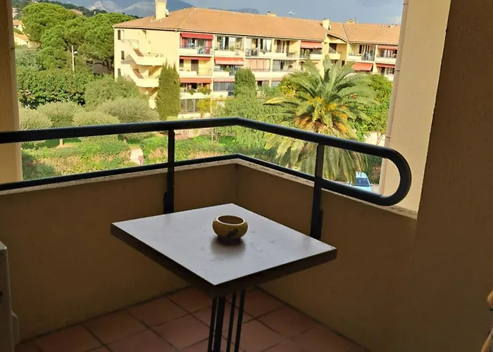 2 Personnes Proche Des Plages Et Commerces La Seyne-sur-Mer